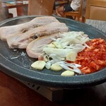 韓国料理 俊ちゃん - 生サムギョプサル