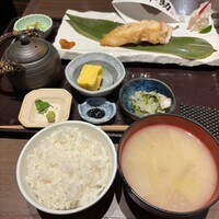 高級ブランド干物 『銀座伴助』 銀座本店 - かれい干物定食