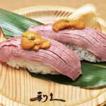 牛たん炭焼 利久 - 牛たんとウニの握り(理想)