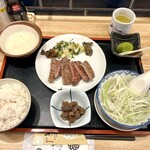 牛たん炭焼 利久 - 牛たん定食にしました