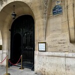 Restaurant KEI - ※おまけ２
      劇中の尾花夏樹シェフの師匠、ブランカンのレストランとして使われたのは、こちらのメゾン・レヴカ。
      めっちゃオシャレ♪
      尾花が京野に胸ぐらを掴まれた所です（笑）