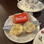 ツェーンコーヒー - ビスケット付き