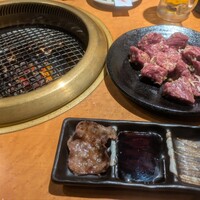 ホルモン焼肉 富や 栄店 - 
