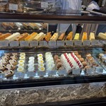 エーグルドゥース - ショーケース