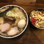 奈つやの中華そば - 奈つやのもちもち雲呑味玉中華そば+炙りチーズ茶碗カレー