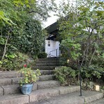 山ぼうし - エントランス（手すり付き）