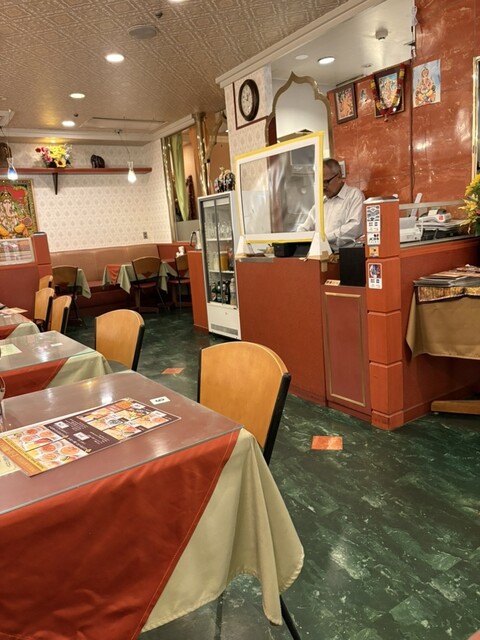 Akbar Hon Ten photo 5