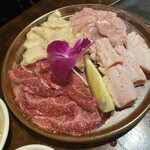 炭火焼肉 ホルモン にく式 - ホルモン系4種盛り