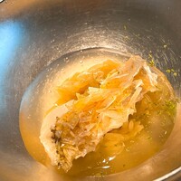 鮨 由う - 甘鯛の松笠仕上げ