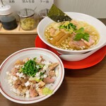 中華そば 麦笑 - 料理写真: