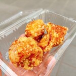 博多とよ唐亭 - 料理写真:げんこつからあげ 1個 110円(写真は3個)