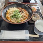 冷したぬき天国 - 白たんたんたぬき蕎麦、焼き鯖寿司
