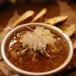 カクニマル - 旨辛味噌にこみ牛すじ&豚ソーキ ガーリックトースト付