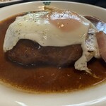 シャルドネ - ハンバーグ＆ベーコンエッグ
