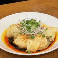 豊栄 - 八角が効いたタレのワンタン