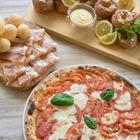 LAGO 〈ラーゴ〉