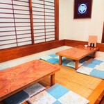 大村庵 - 店内左奥には、小上がりもあります。