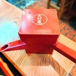 大村庵 - 老舗のロゴ入り湯桶。