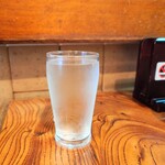 大村庵 - 着席後すぐに提供してくれる、冷たいお水。