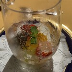 万平ホテル メインダイニングルーム - ラベンダー香るフルーツジュレ