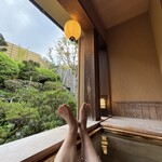 角甚 - 部屋の専用露天風呂でリラックス