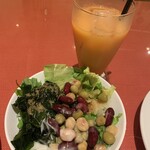 イル・キャンティ  札幌 - ＊セルフサラダとブラットオレンジジュース