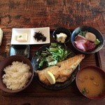 Hokkai Sakaba Shizunai - 赤魚焼きと刺身定食（1,000円）