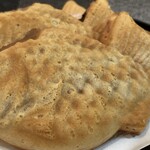 薄皮たい焼き たい夢 - 薄皮でパリッと香ばしく、しっぽの先まで餡やクリームがぎっしり詰まっていて満足感ある"たい焼き"です。