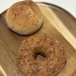 ハッピーキャンパーベーグル - あんベーグル、ピーカンナッツシナモン