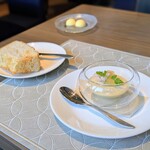 Rigel Restaurant & Bar - トウモロコシのムース＆自家製ライ麦ブレッド