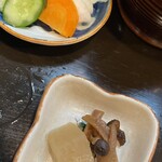 とんかつ 力亭 - 漬物と小鉢