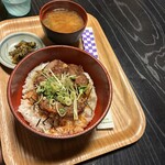 ローストビーフ丼いがらし - 