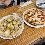 富良野チーズ工房 ピッツァ工房 - ふらのチーズスペシャル（左）とマルゲリータ（右）