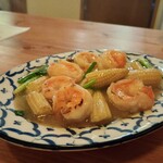 タイ食堂 バンガオ - 海老とヤングコーンの塩炒め