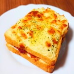 Bread Ship - 焼き目に唆られる、"ベシャメルソース"。