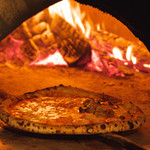 TRATTORIA Italia - 石窯と薪で焼くピッツァ。香ばしくてモチモチ。