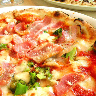 本格石窯焼きピッツァ