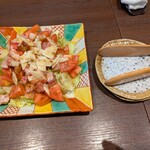 炭味旬菜 収穫 - 炙りベーコンとトマトのサラダボリュームたっぷり