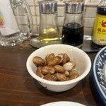 金燕楼 - 塩茹でピーナッツ