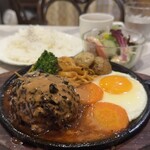 セリカ - 宮崎県産黒毛和牛と淡路島玉ねぎの手造りハンバーグ