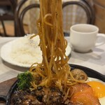 セリカ - ハンバーグにスパゲティのってるのとっても嬉しい