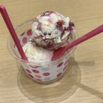 サーティワンアイスクリーム - 料理写真:ペコアンドポコSWカップ（ポッピングミルキーとベースボールナッツかも）410円（クーポン利用で100円引き）