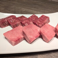 焼肉うしごろ 池袋店 - 究極の黒タン 厚切りと厳選厚切りハラミ