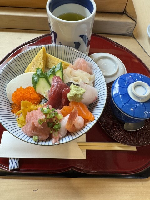 Maruhachi Sushi photo 2