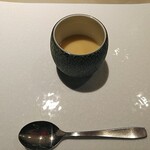 Ristorante SHIKAZAWA - スープです。リンゴと水とオリーブオイルだけとは思えない深みが。