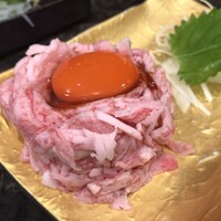 焼肉たまき - A5宮崎牛サーロイン炙りユッケ