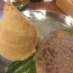 ニラー 南インド料理 - プレーンドーサとの食べ比べができるのもこの企画ならではです