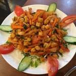 ニラー 南インド料理 - 遅れてチャナサラダ(¥1,150)到着