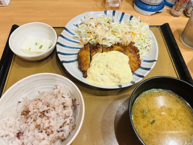 Yayoi Ken Shinjuku Kotakibashi Dori Ten