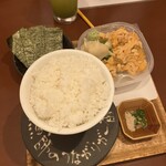 シハチ鮮魚店  狸COMICHI店 - 